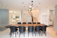 רון וילאג בוטיק 22