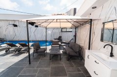 רון וילאג בוטיק 31