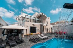 רון וילאג בוטיק