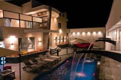 רון וילאג בוטיק 13