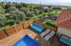 וילה החרוב 7