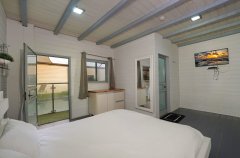 אחוזת אדל 18