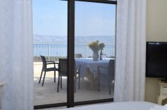 וילה מגדל 77