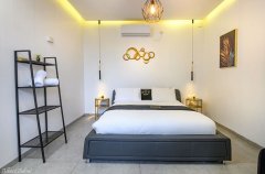 אחוזה על המים 0