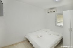 אחוזת בצל התמר 12