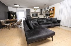 וילה פלואולס 16