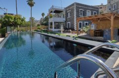 אואזיס פאלאס 0