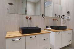 אואזיס פאלאס 10